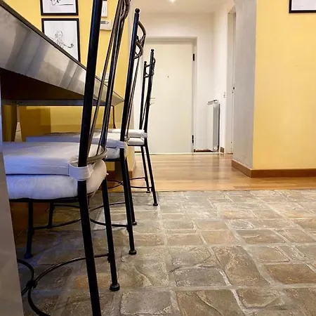 Апартаменты Charlotte Deluxe Near Piazza Unita
