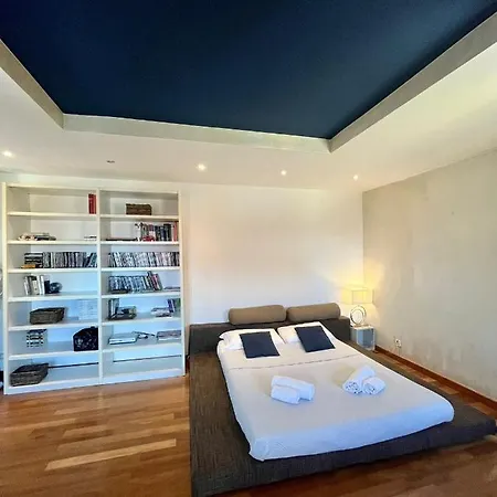 Charlotte Deluxe Apartament Near Piazza Unita Appartamento