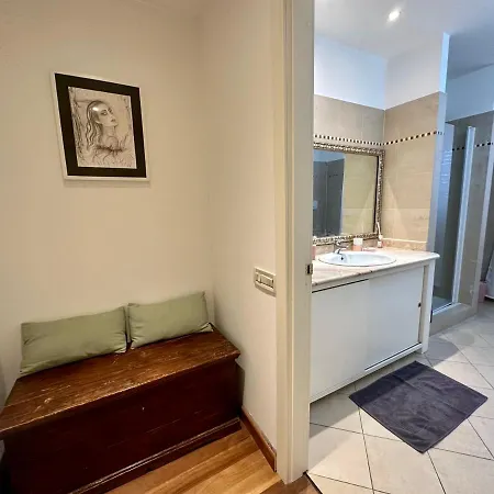 Charlotte Deluxe Apartament Near Piazza Unita Appartamento