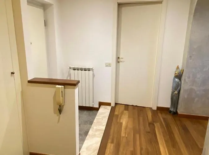 Lägenhet Charlotte Deluxe Apartament Near Piazza Unita Trieste