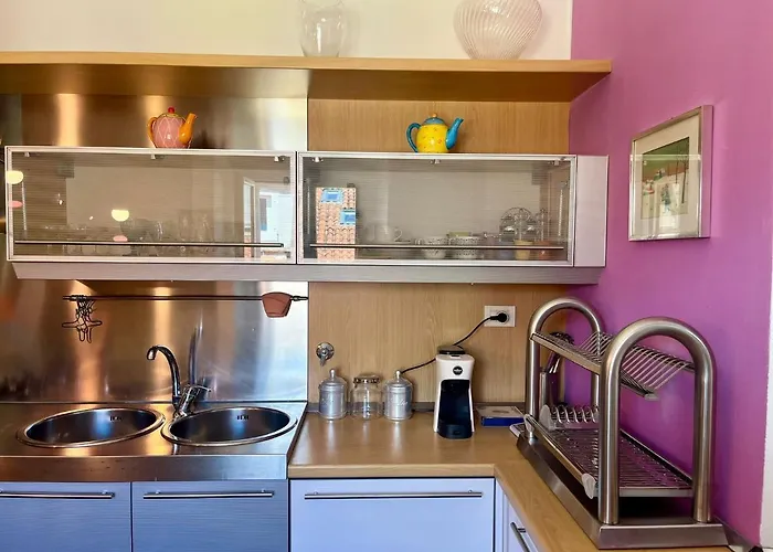 Charlotte Deluxe Apartament Near Piazza Unita Lägenhet