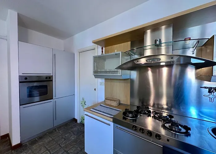 Charlotte Deluxe Apartament Near Piazza Unita Lägenhet