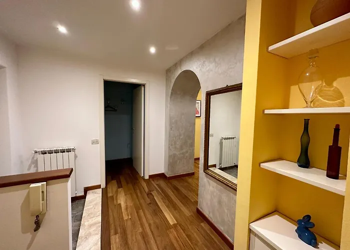 Lägenhet Charlotte Deluxe Apartament Near Piazza Unita