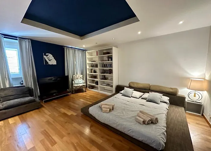 Charlotte Deluxe Apartament Near Piazza Unita Trieste